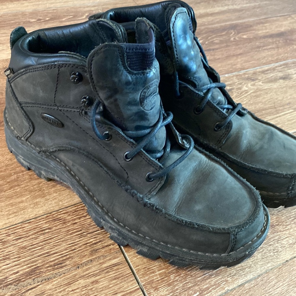 Irish Setter Men's 3867 Borderland Chukka Casual Shoe